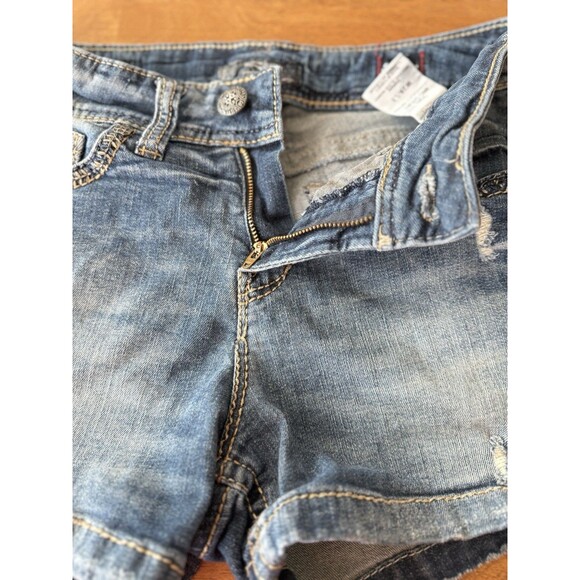 Silver Shorts Womens Size 28 Suki Mid Rise Inseam 3 Distressed Denim Bottoms - Picture 10 of 11